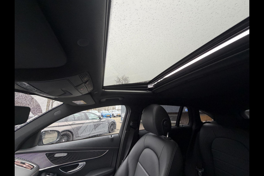 Mercedes-Benz EQC 400 4MATIC Business Solution AMG 80 kWh SOH 97% | SCHUIFDAK | ELEKTRISCHE TREKHAK | CAMERA | MERCEDES DEALER ONDERHOUDEN | AMBILIGHT SFEERVERLICHTING | RIJKLAAR GELEVERD MET 12 MND BOVAG GARANTIE|