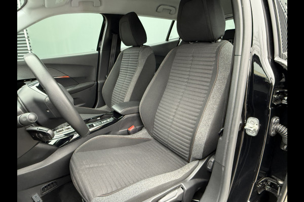 Peugeot e-2008 BWJ 2022 | 136PK EV Active Pack 50 kWh | CLIMA | CAMERA | CARPLAY | NAVI | CRUISE | LMV |