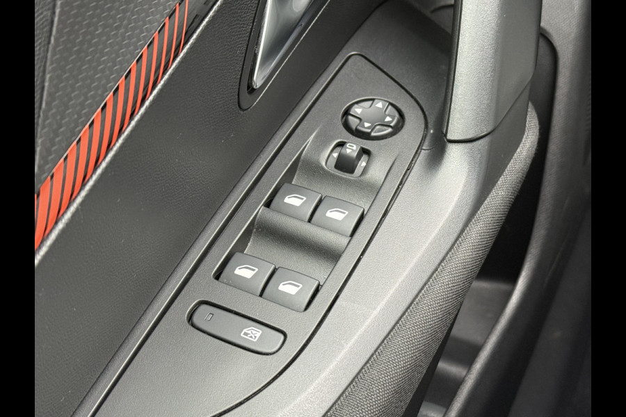 Peugeot e-2008 BWJ 2022 | 136PK EV Active Pack 50 kWh | CLIMA | CAMERA | CARPLAY | NAVI | CRUISE | LMV |