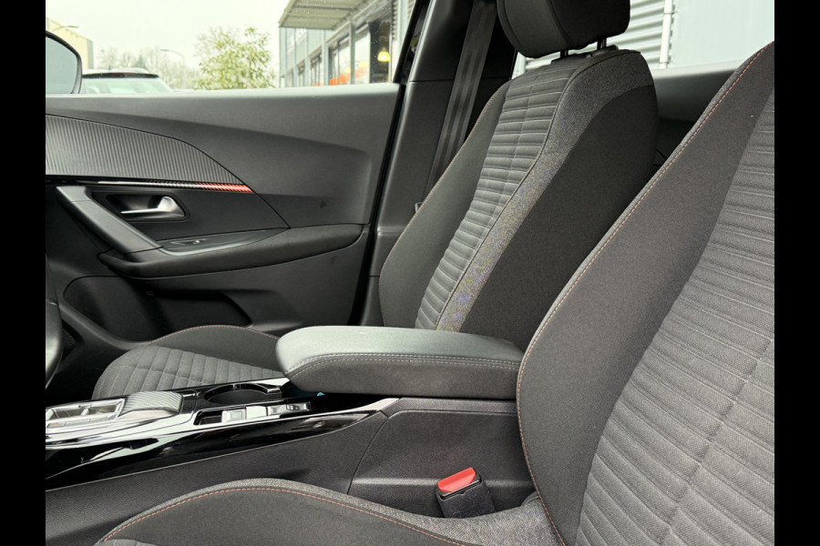 Peugeot e-2008 BWJ 2022 | 136PK EV Active Pack 50 kWh | CLIMA | CAMERA | CARPLAY | NAVI | CRUISE | LMV |