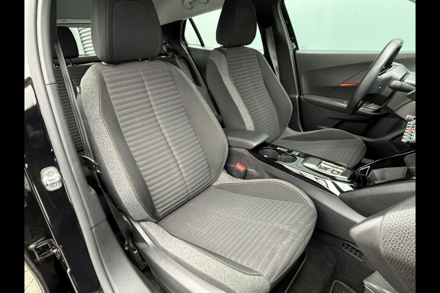 Peugeot e-2008 BWJ 2022 | 136PK EV Active Pack 50 kWh | CLIMA | CAMERA | CARPLAY | NAVI | CRUISE | LMV |