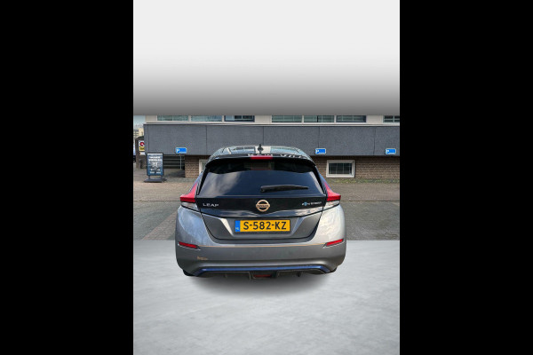Nissan Leaf Tekna 40 kWh VERWACHT ZATERDAG 21-2 | WARMTEPOMP | STUUR + STOELVERWARMING VOOR EN ACHTER  | LEDEREN BEKLEDING | 360° CAMERA | DODEHOEKDETECTIE | NETTE COMPLETE AUTO | INCL. 12 MND BOVAG GARANTIE