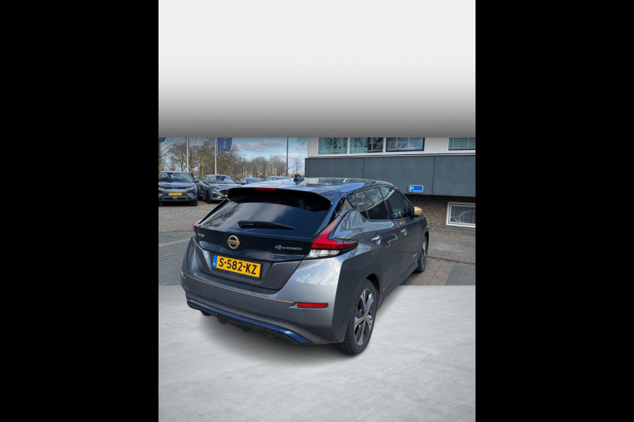 Nissan Leaf Tekna 40 kWh VERWACHT ZATERDAG 21-2 | WARMTEPOMP | STUUR + STOELVERWARMING VOOR EN ACHTER  | LEDEREN BEKLEDING | 360° CAMERA | DODEHOEKDETECTIE | NETTE COMPLETE AUTO | INCL. 12 MND BOVAG GARANTIE