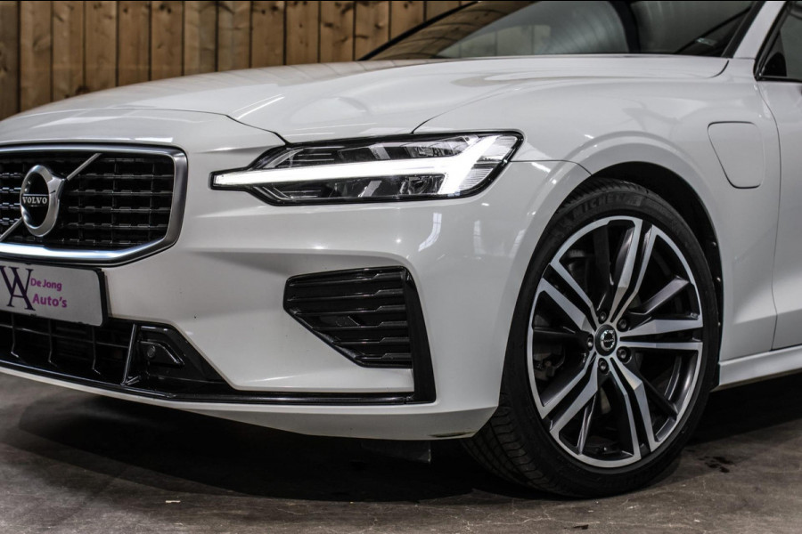 Volvo V60 2.0 T8 Twin Engine AWD R-Design *Pano*H/K*Head-Up*Keyless*