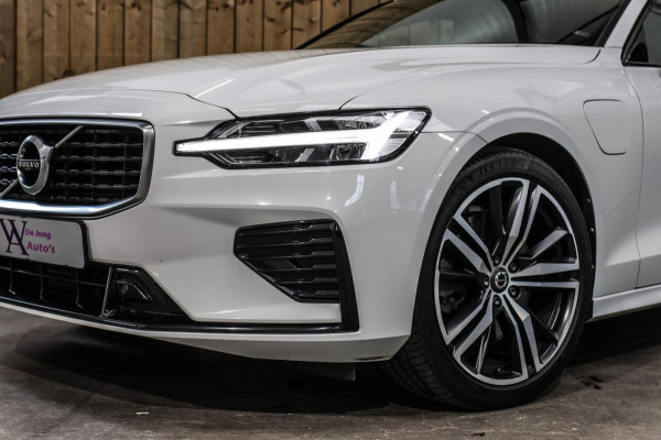 Volvo V60 2.0 T8 Twin Engine AWD R-Design *Pano*H/K*Head-Up*Keyless*