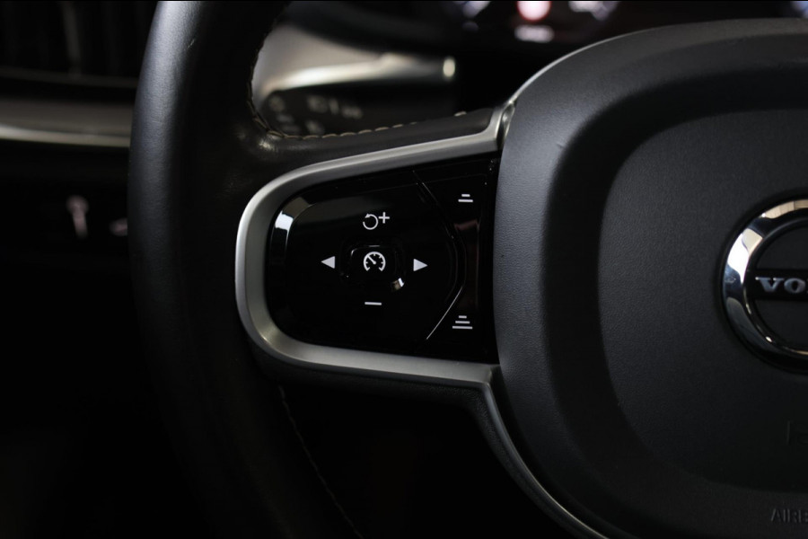 Volvo V60 2.0 T8 Twin Engine AWD R-Design *Pano*H/K*Head-Up*Keyless*