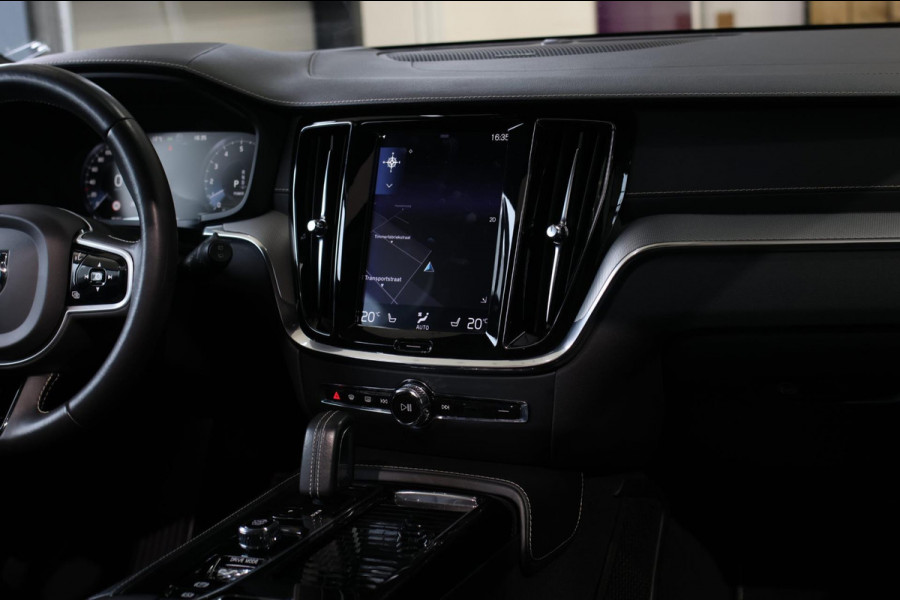 Volvo V60 2.0 T8 Twin Engine AWD R-Design *Pano*H/K*Head-Up*Keyless*