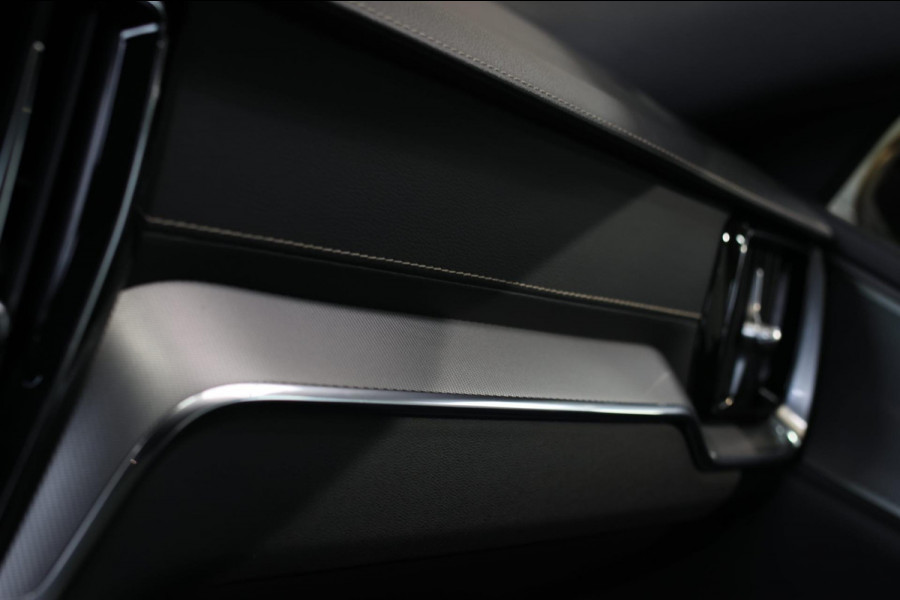 Volvo V60 2.0 T8 Twin Engine AWD R-Design *Pano*H/K*Head-Up*Keyless*