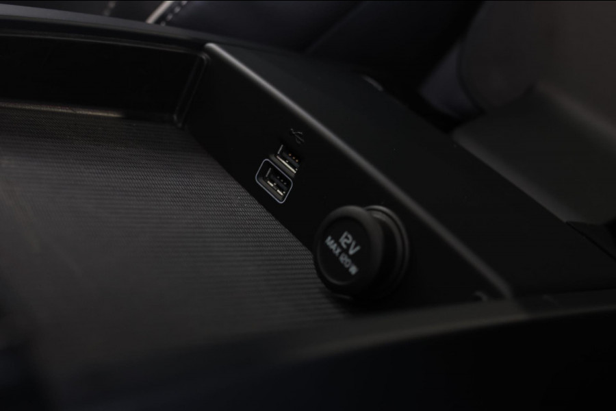 Volvo V60 2.0 T8 Twin Engine AWD R-Design *Pano*H/K*Head-Up*Keyless*