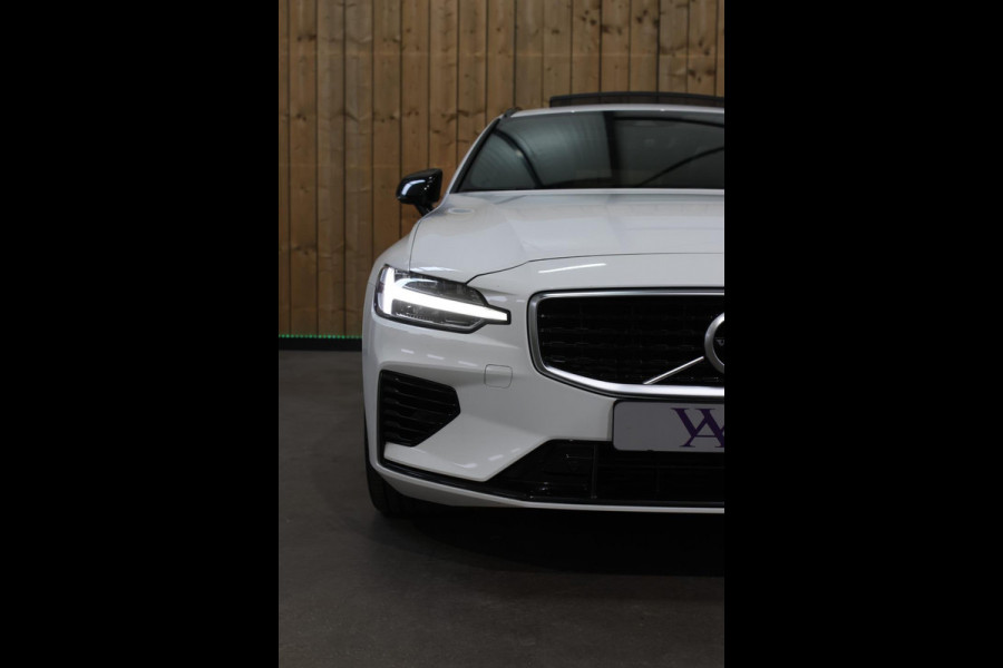 Volvo V60 2.0 T8 Twin Engine AWD R-Design *Pano*H/K*Head-Up*Keyless*