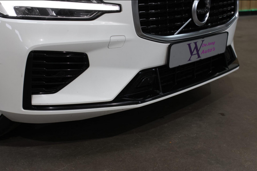 Volvo V60 2.0 T8 Twin Engine AWD R-Design *Pano*H/K*Head-Up*Keyless*