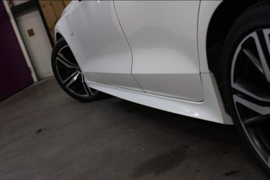 Volvo V60 2.0 T8 Twin Engine AWD R-Design *Pano*H/K*Head-Up*Keyless*