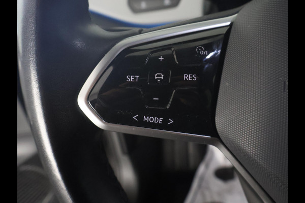 Volkswagen ID.3 First Plus 58 kWh ACCU 89%! BIJNA 2021 . STUUR & STOEL VERWARMING . PARKEERSENSOREN VOOR/ACHTER .