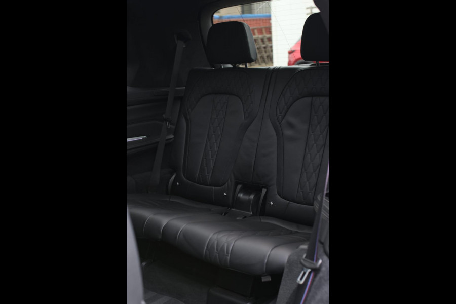 BMW X7 M50i *Sky Lounge*B&W*Full PPF*360 Camera*Soft-Close*