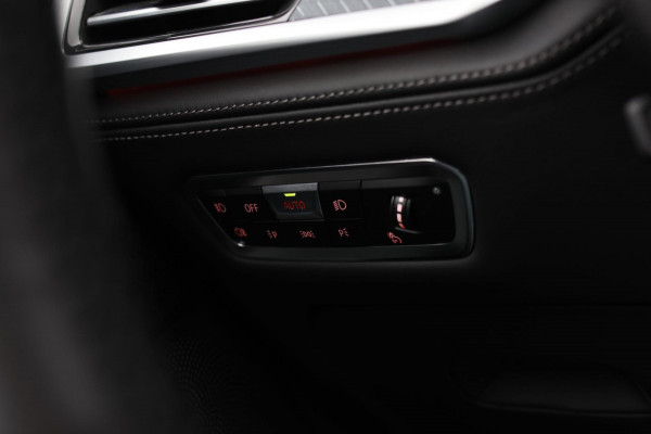 BMW X7 M50i *Sky Lounge*B&W*Full PPF*360 Camera*Soft-Close*