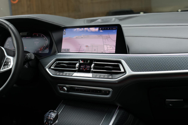 BMW X7 M50i *Sky Lounge*B&W*Full PPF*360 Camera*Soft-Close*