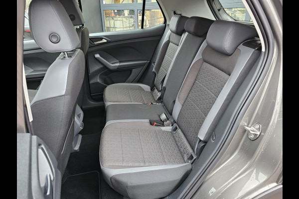 Volkswagen T-Cross 1.0 TSI Style | Automaat | LED | Trekhaak | Stoelverwarming | ACC | Navi | PDC |