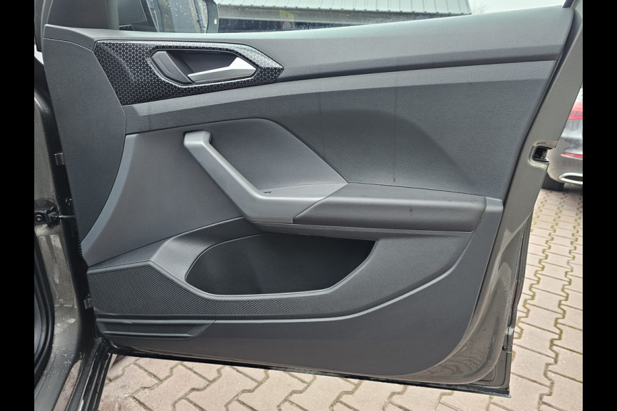 Volkswagen T-Cross 1.0 TSI Style | Automaat | LED | Trekhaak | Stoelverwarming | ACC | Navi | PDC |