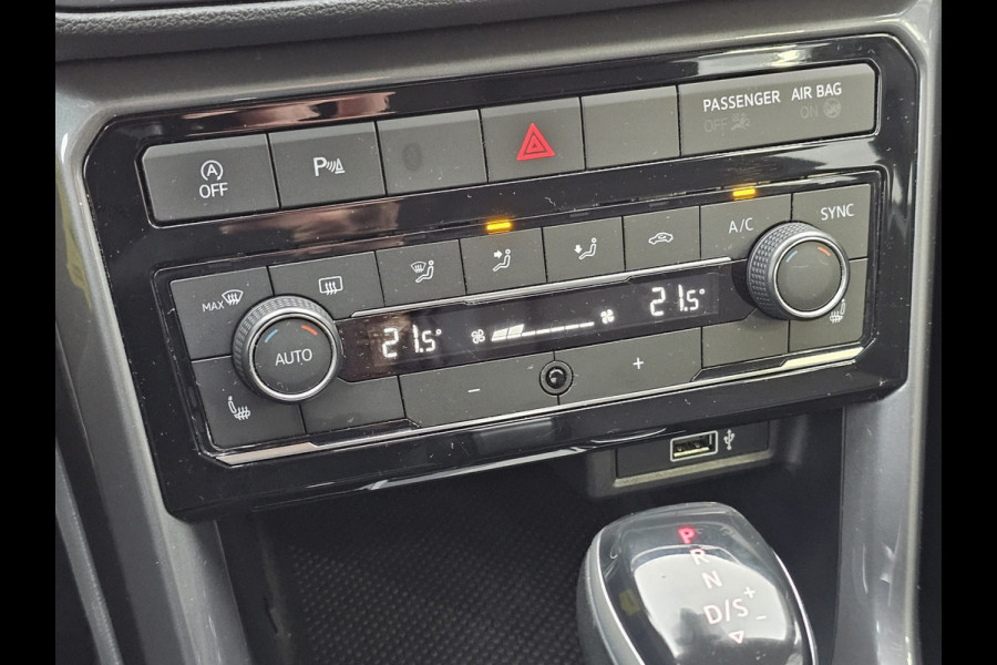 Volkswagen T-Cross 1.0 TSI Style | Automaat | LED | Trekhaak | Stoelverwarming | ACC | Navi | PDC |