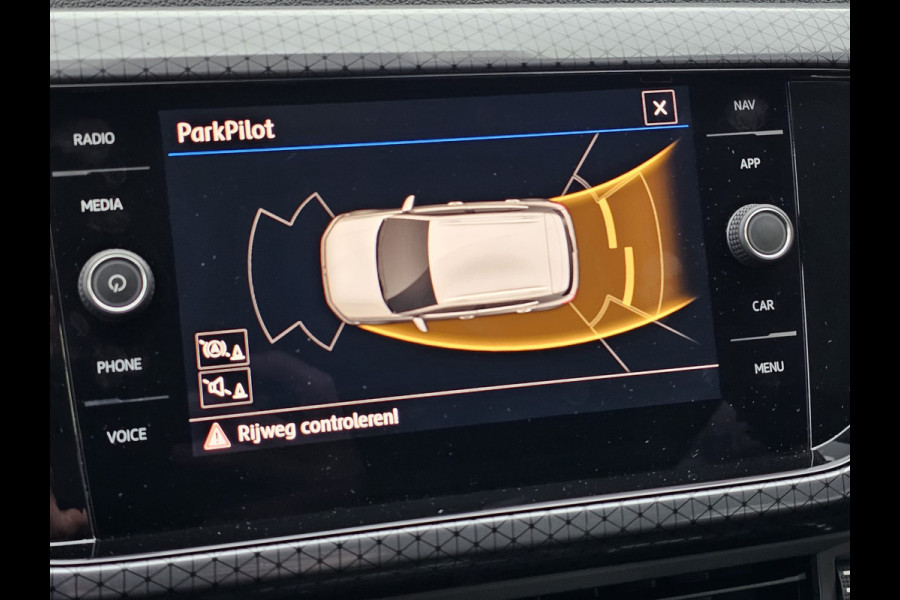 Volkswagen T-Cross 1.0 TSI Style | Automaat | LED | Trekhaak | Stoelverwarming | ACC | Navi | PDC |