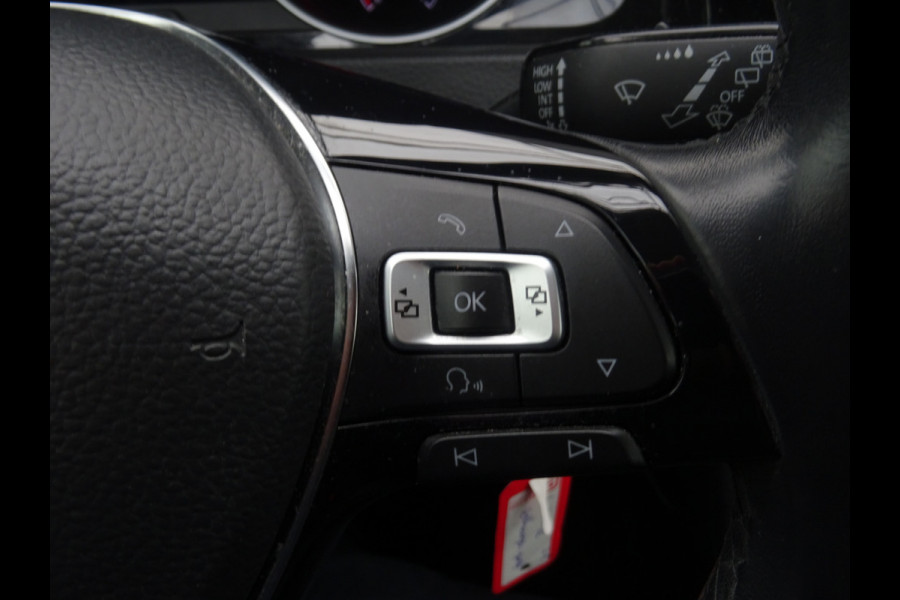 Volkswagen Golf 1.0 TSI JOIN * NAVIGATIE * STOELVERWARMING !!