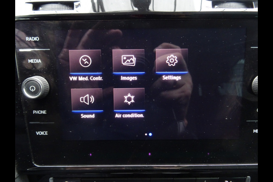 Volkswagen Golf 1.0 TSI JOIN * NAVIGATIE * STOELVERWARMING !!