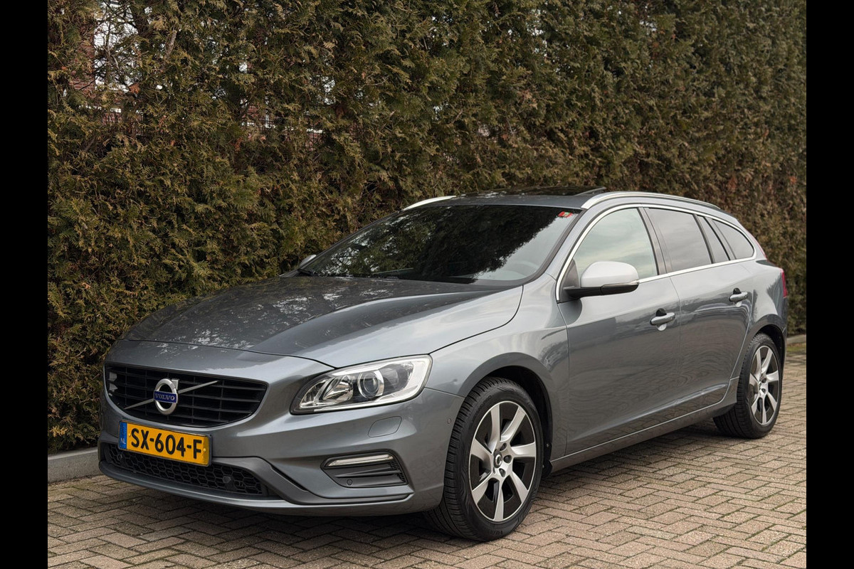 Volvo V60 2.0 T4 R-Design Camera Schuifdak Trekhaak