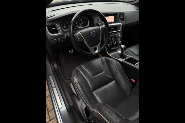 Volvo V60 2.0 T4 R-Design Camera Schuifdak Trekhaak