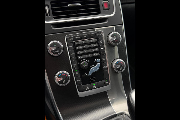 Volvo V60 2.0 T4 R-Design Camera Schuifdak Trekhaak