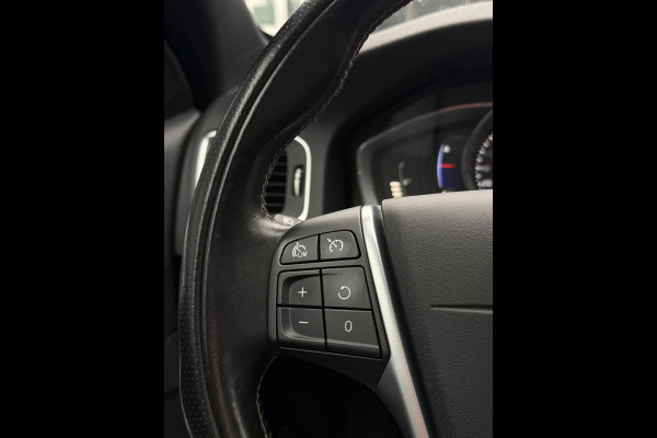 Volvo V60 2.0 T4 R-Design Camera Schuifdak Trekhaak