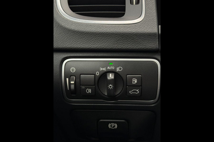 Volvo V60 2.0 T4 R-Design Camera Schuifdak Trekhaak