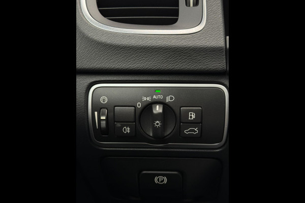 Volvo V60 2.0 T4 R-Design Camera Schuifdak Trekhaak