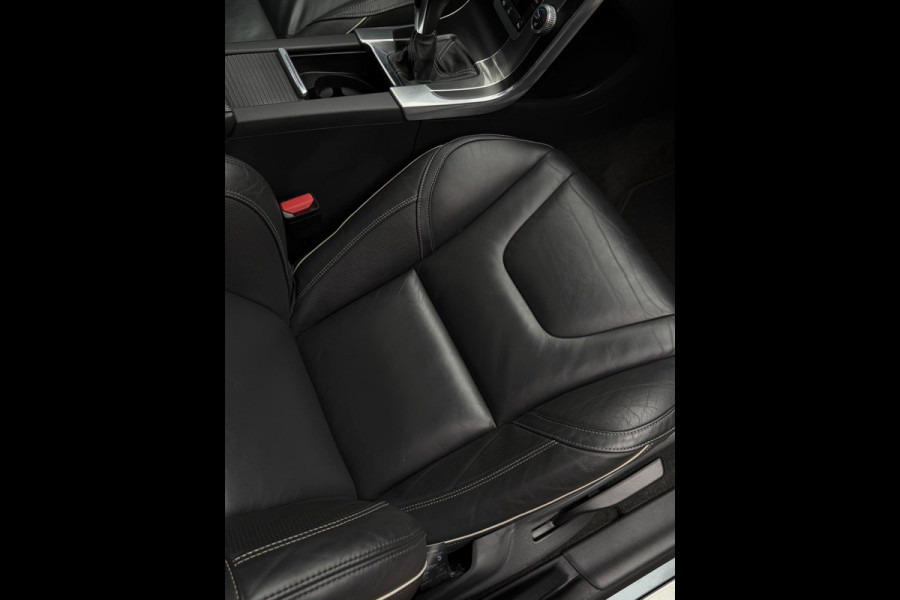 Volvo V60 2.0 T4 R-Design Camera Schuifdak Trekhaak