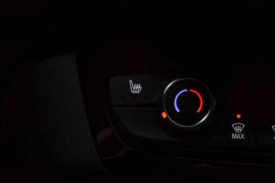 Opel Corsa 1.2 T Aut. Panodak Leer Navi Camera Stuurverwarm. Stoelverwarming Climate C. PDC Parkeerassistent Cruise C. Zwarte binnenhemel LM velgen BTW auto