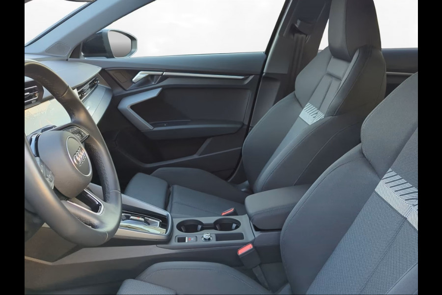 Audi A3 Limousine 35 TFSI Advanced ** LED, NAVI+, VIRTUAL, VERW. SPORTST, 3-ZONE AIRCO, 18-inch LMV ** 1e EIG - Ex AUDI-AG ** ** INFORMEER OOK NAAR ONZE AANTREKKELIJKE FINANCIAL-LEASE TARIEVEN **