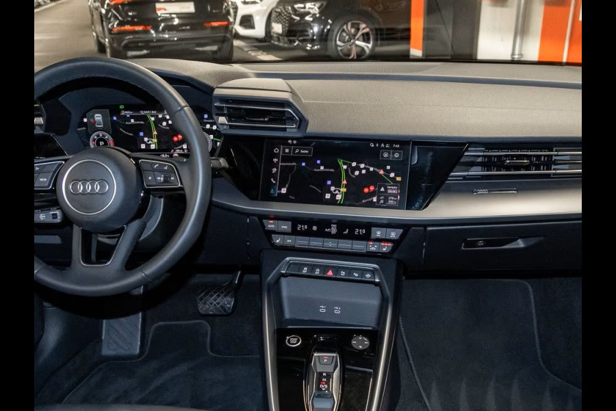 Audi A3 Limousine 35 TFSI Advanced ** LED, NAVI+, VIRTUAL, VERW. SPORTST, 3-ZONE AIRCO, 18-inch LMV ** 1e EIG - Ex AUDI-AG ** ** INFORMEER OOK NAAR ONZE AANTREKKELIJKE FINANCIAL-LEASE TARIEVEN **