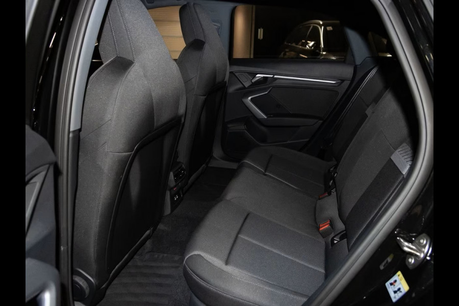 Audi A3 Limousine 35 TFSI Advanced ** LED, NAVI+, VIRTUAL, VERW. SPORTST, 3-ZONE AIRCO, 18-inch LMV ** 1e EIG - Ex AUDI-AG ** ** INFORMEER OOK NAAR ONZE AANTREKKELIJKE FINANCIAL-LEASE TARIEVEN **