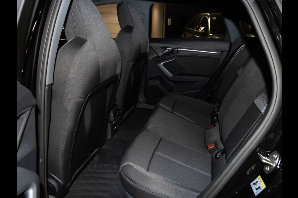 Audi A3 Limousine 35 TFSI Advanced ** LED, NAVI+, VIRTUAL, VERW. SPORTST, 3-ZONE AIRCO, 18-inch LMV ** 1e EIG - Ex AUDI-AG ** ** INFORMEER OOK NAAR ONZE AANTREKKELIJKE FINANCIAL-LEASE TARIEVEN **