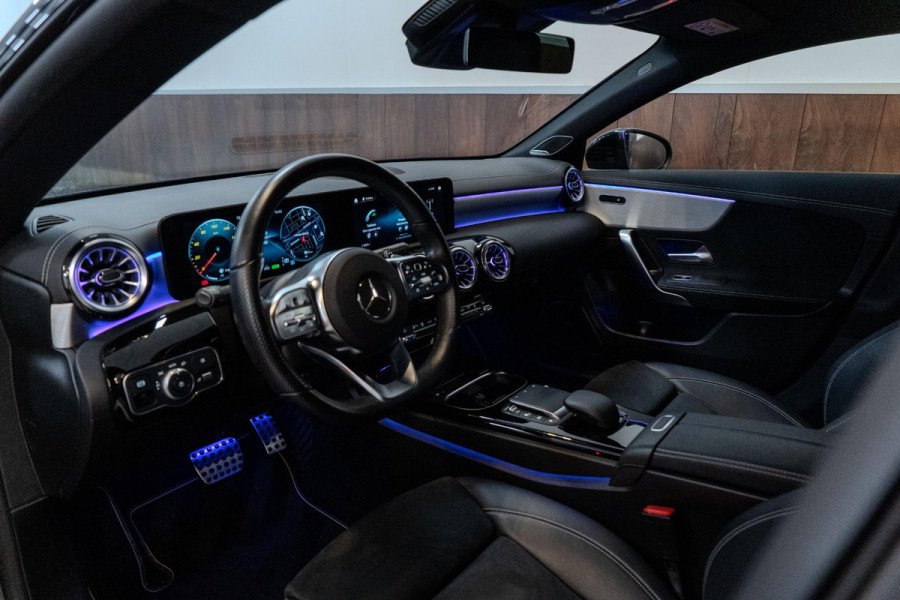 Mercedes-Benz CLA-Klasse 250e AMG Line Night Pakket|Cruise Control|Dealer Onderhouden