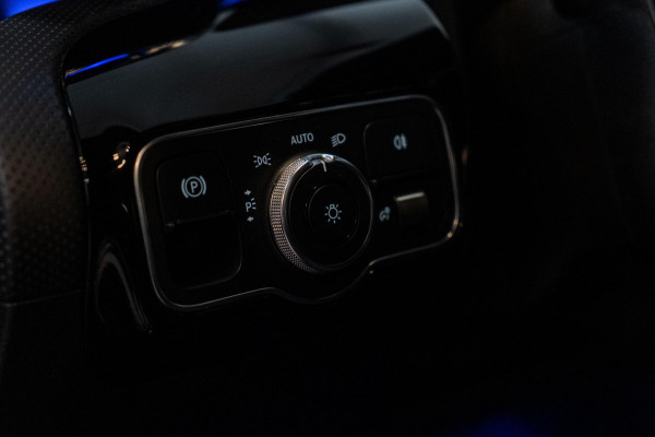 Mercedes-Benz CLA-Klasse 250e AMG Line Night Pakket|Cruise Control|Dealer Onderhouden