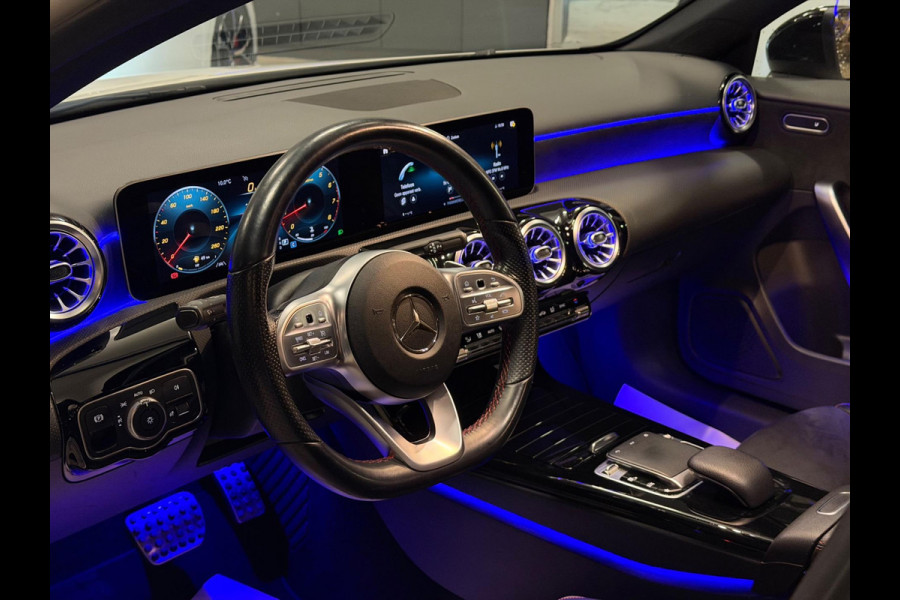 Mercedes-Benz A-Klasse 200 Limousine Night Edition|AMG|PANO|SFEER|CAM