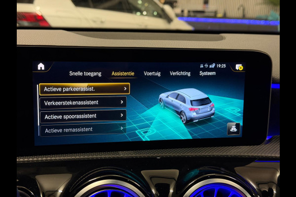 Mercedes-Benz A-Klasse 200 Night edition AMG Pakket