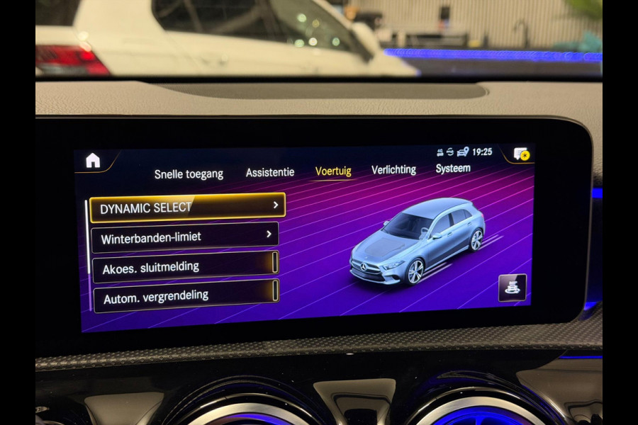 Mercedes-Benz A-Klasse 200 Night edition AMG Pakket