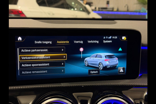 Mercedes-Benz A-Klasse 200 Night edition AMG Pakket