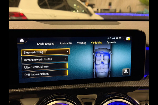 Mercedes-Benz A-Klasse 200 Night edition AMG Pakket