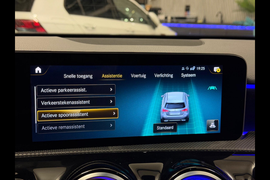 Mercedes-Benz A-Klasse 200 Night edition AMG Pakket