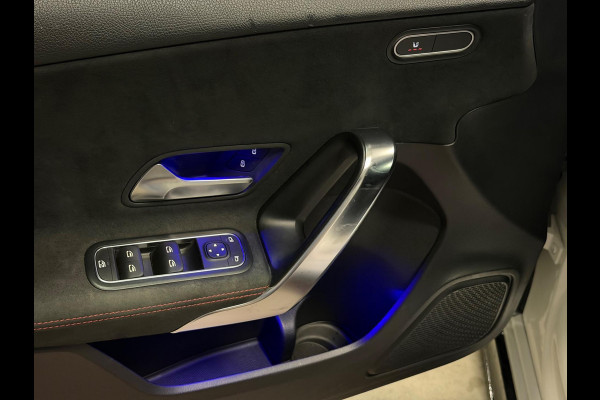 Mercedes-Benz A-Klasse 200 Night edition AMG Pakket