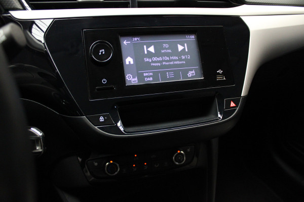 Opel Corsa 1.2 Navi Airco Stoel- & stuur verwarming PDC Bluetooth Cruise BTW auto