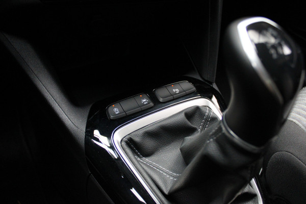 Opel Corsa 1.2 Navi Airco Stoel- & stuur verwarming PDC Bluetooth Cruise BTW auto