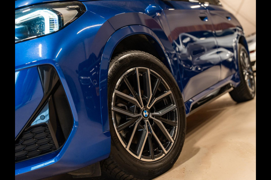 BMW X1 SDrive18i M-Pakket, Facelift, Wide Screen, Apple Carplay, Android Auto, Voll Led, Ambiënte Light, Camera, Cruise, Clima